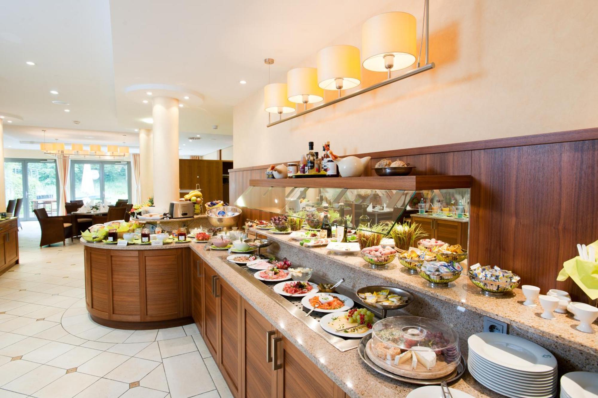 ホテル Ramada By Wyndham Duesseldorf ラーティンゲン エクステリア 写真