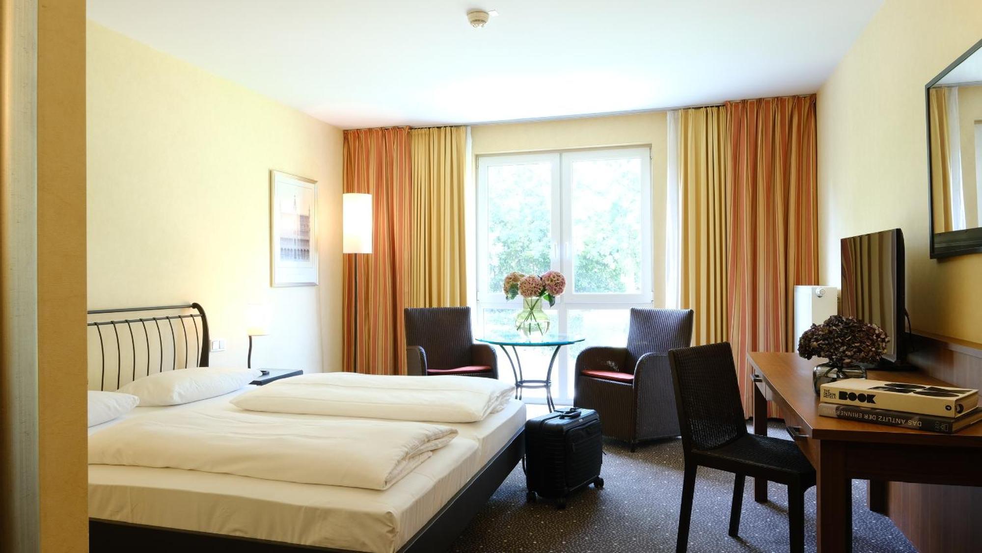 ホテル Ramada By Wyndham Duesseldorf ラーティンゲン エクステリア 写真