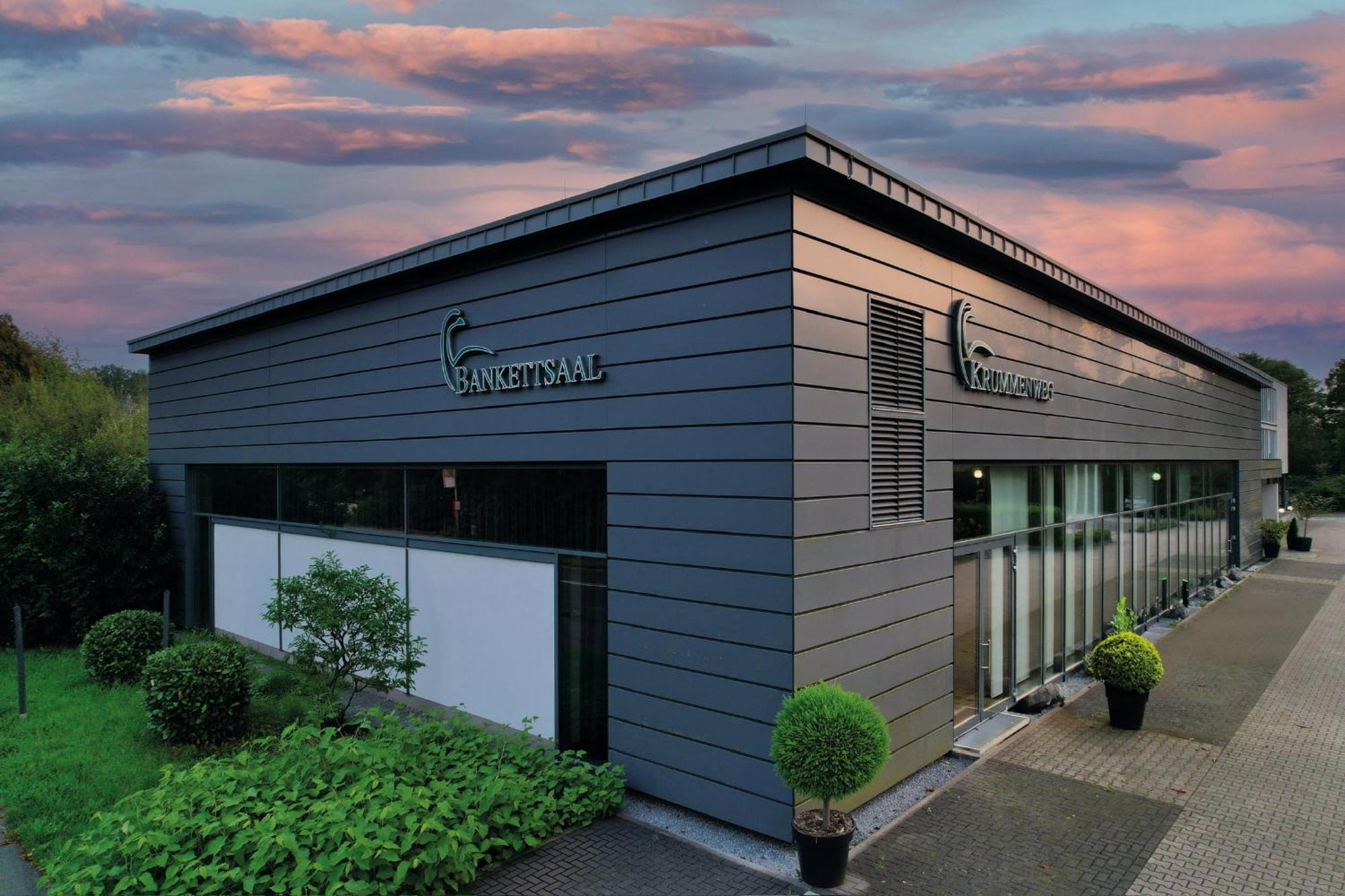 ホテル Ramada By Wyndham Duesseldorf ラーティンゲン エクステリア 写真