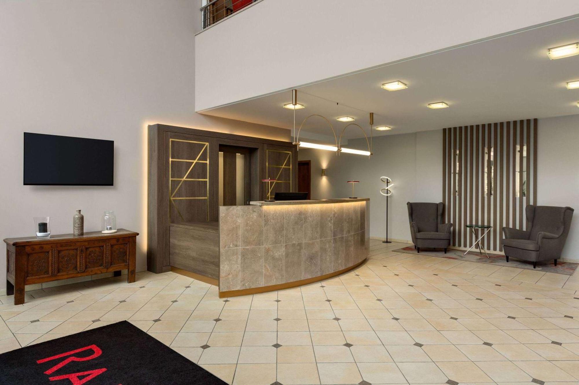 ホテル Ramada By Wyndham Duesseldorf ラーティンゲン エクステリア 写真