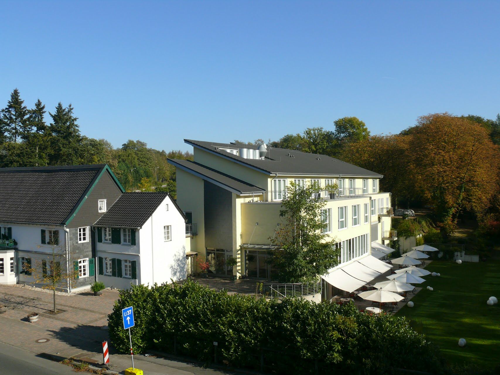 ホテル Ramada By Wyndham Duesseldorf ラーティンゲン エクステリア 写真